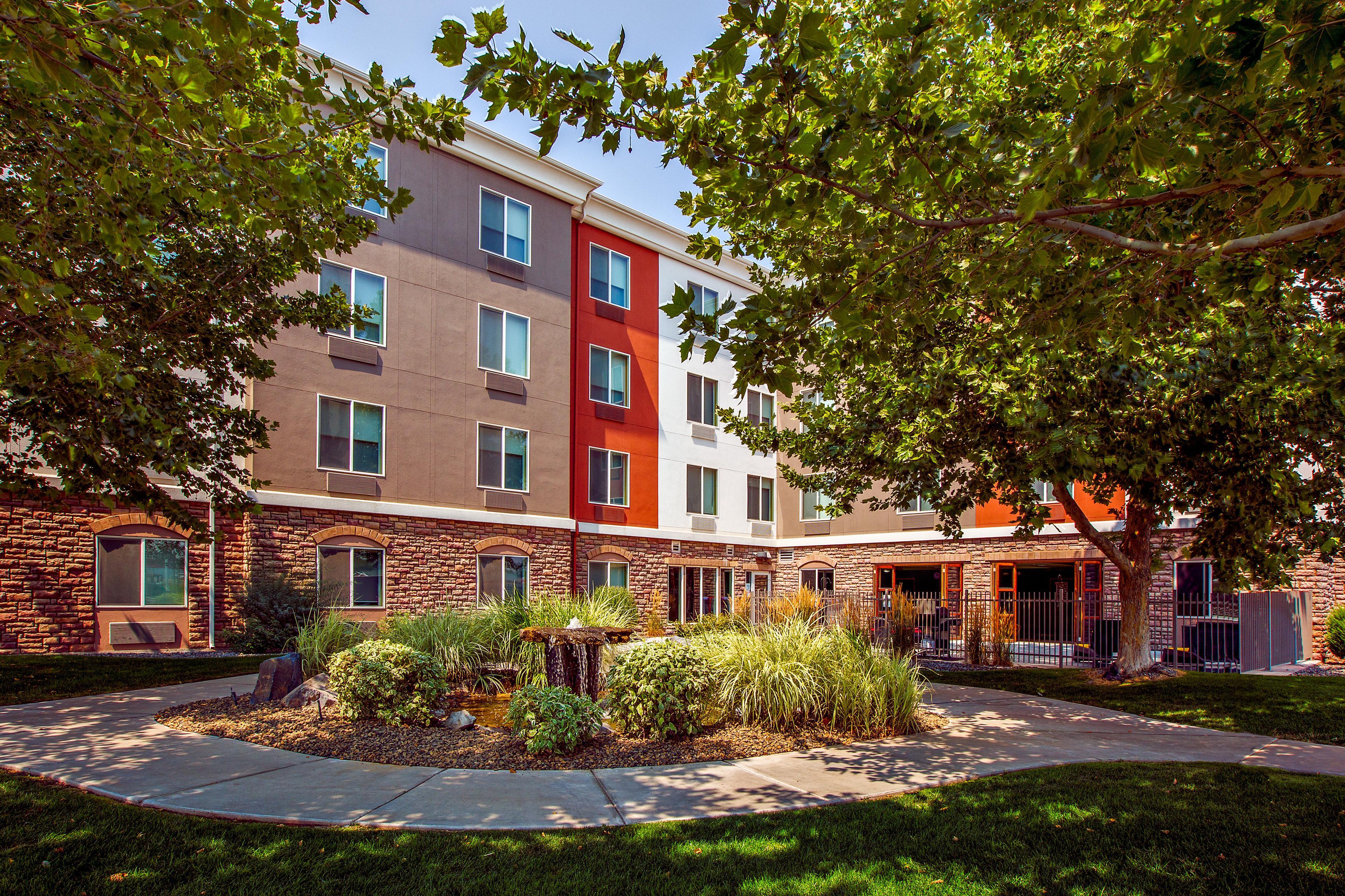 Holiday Inn Express Hotel & Suites Ontario By Ihg Extérieur photo