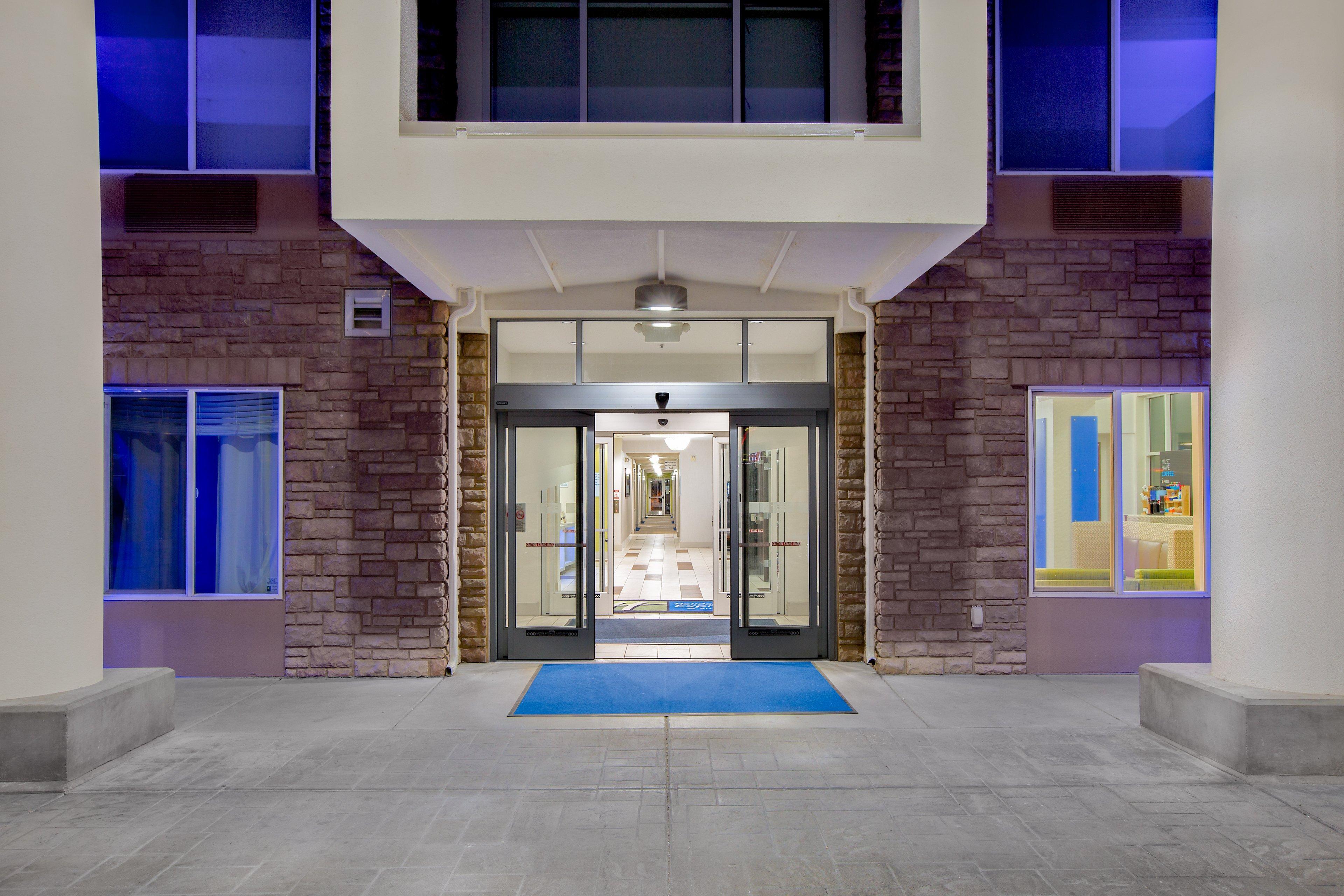 Holiday Inn Express Hotel & Suites Ontario By Ihg Extérieur photo