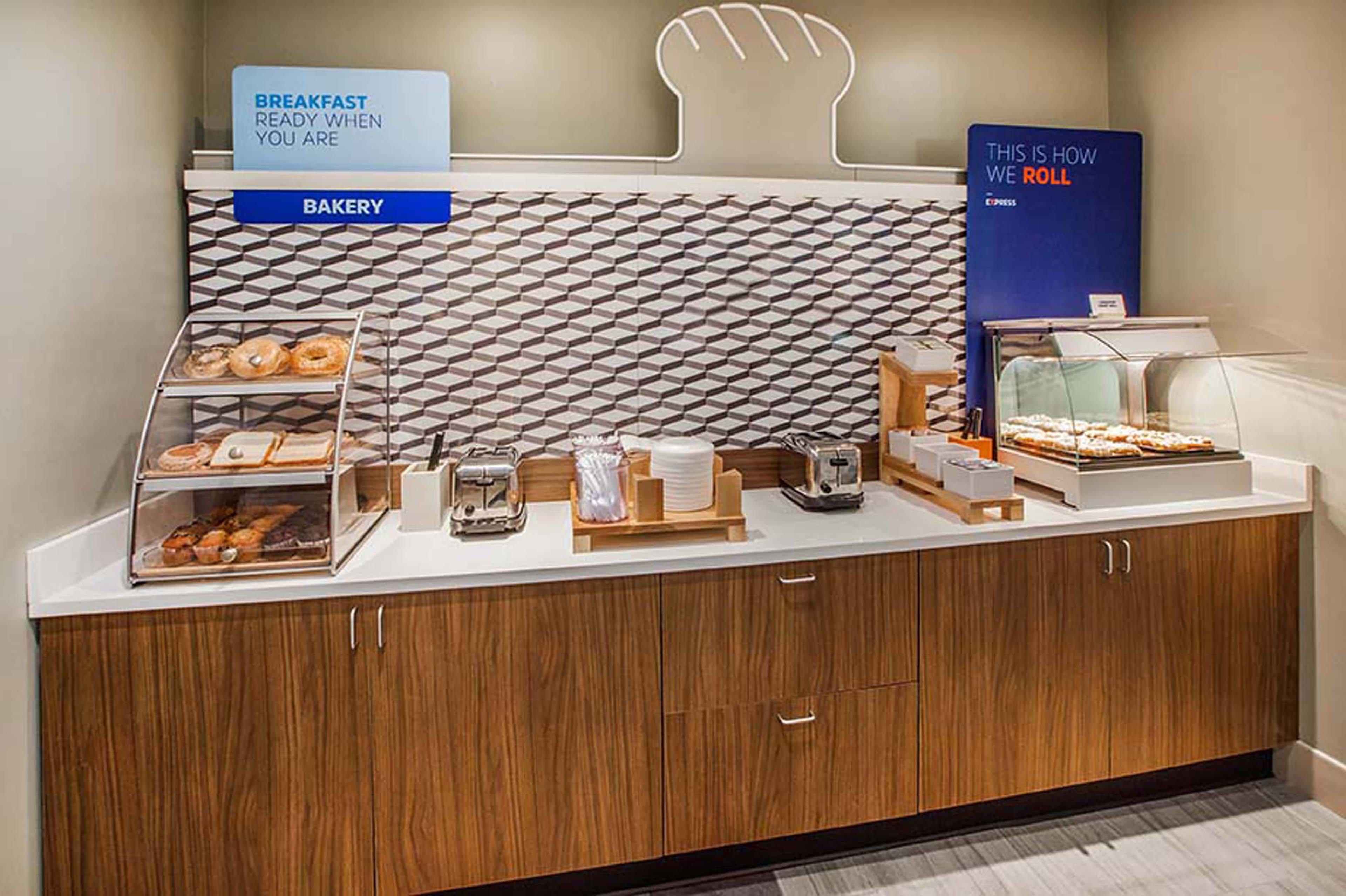 Holiday Inn Express Hotel & Suites Ontario By Ihg Extérieur photo