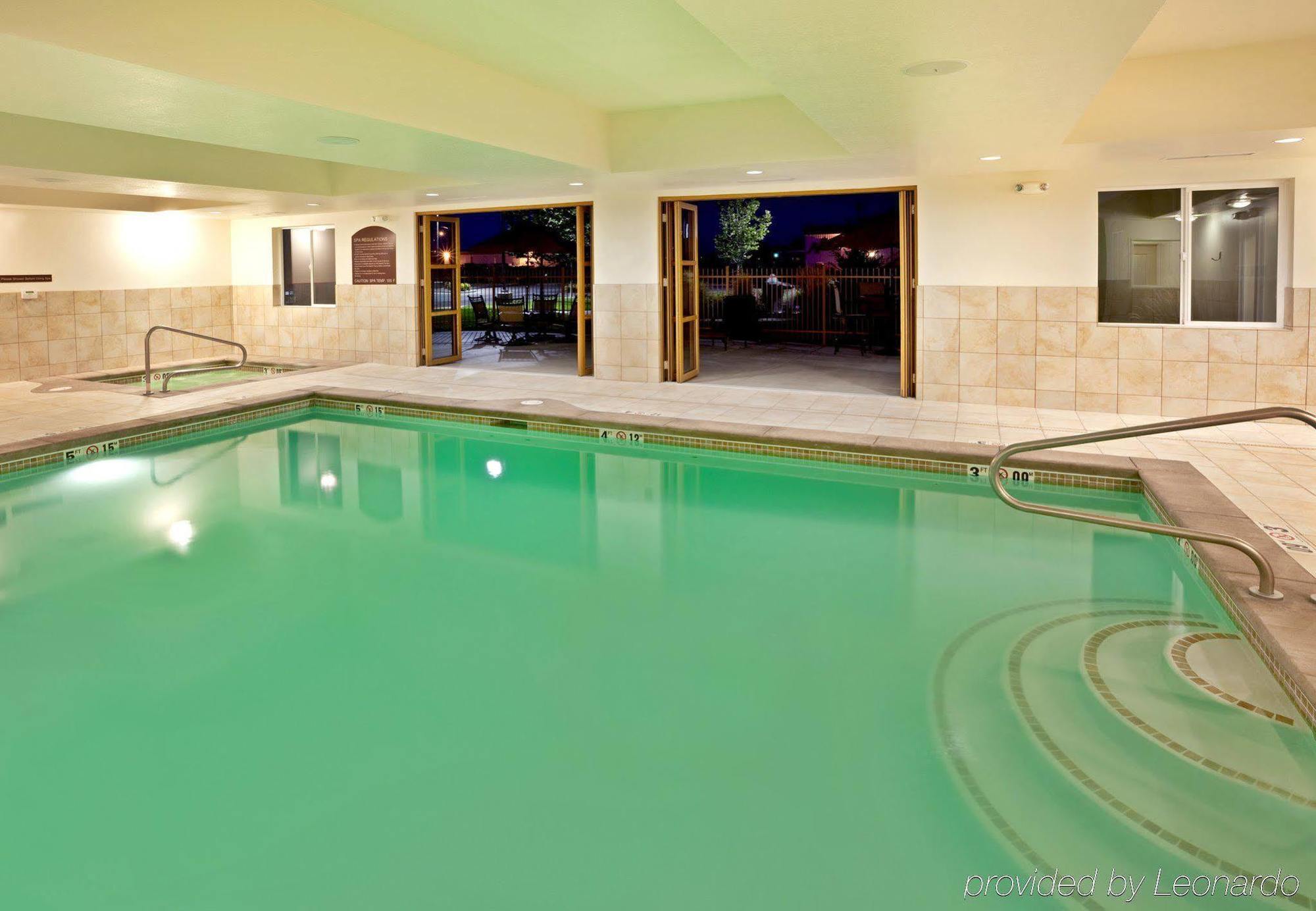 Holiday Inn Express Hotel & Suites Ontario By Ihg Extérieur photo