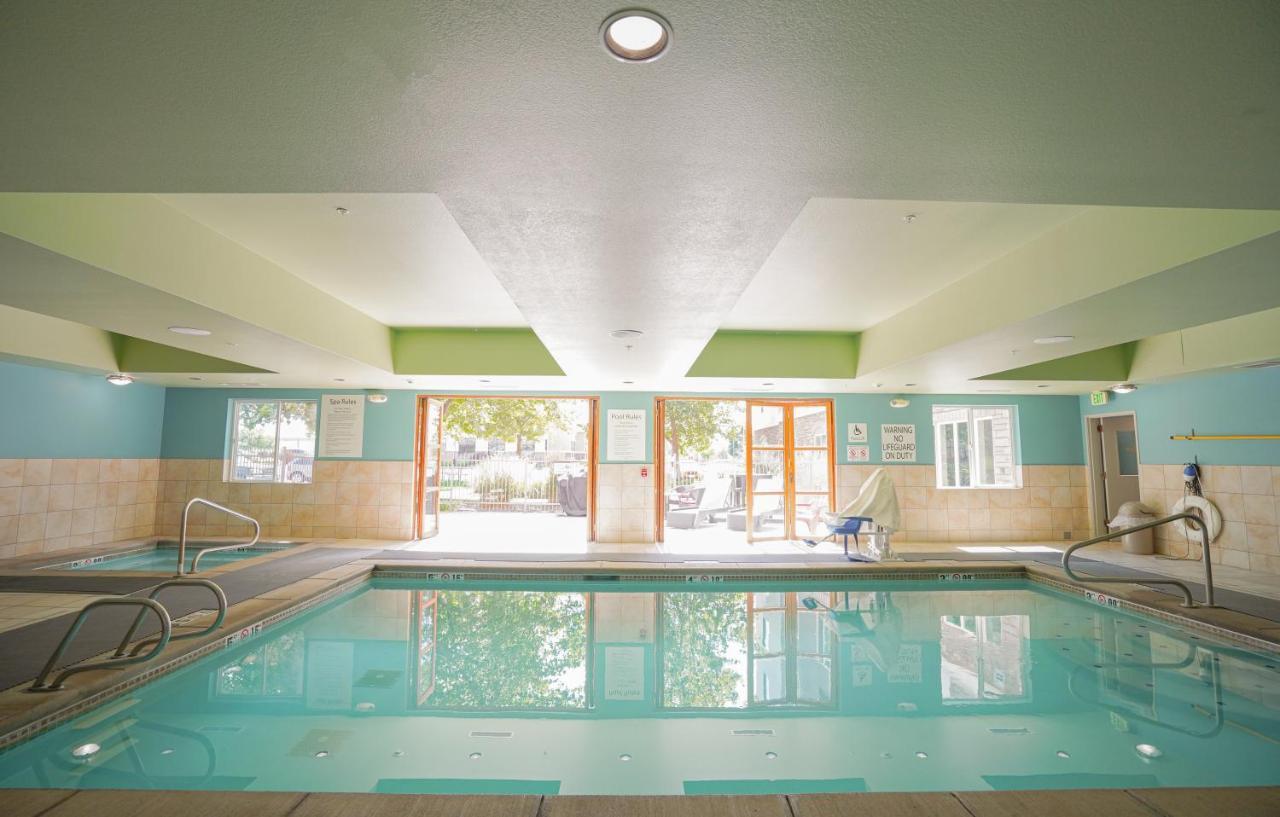 Holiday Inn Express Hotel & Suites Ontario By Ihg Extérieur photo